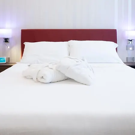 招待所 Varese Suites 4*