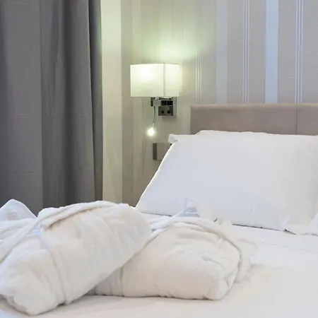 Varese Suites 4*