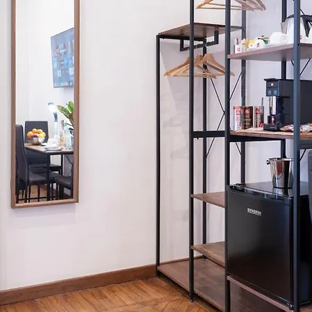 Varese Suites بيت ضيافة *