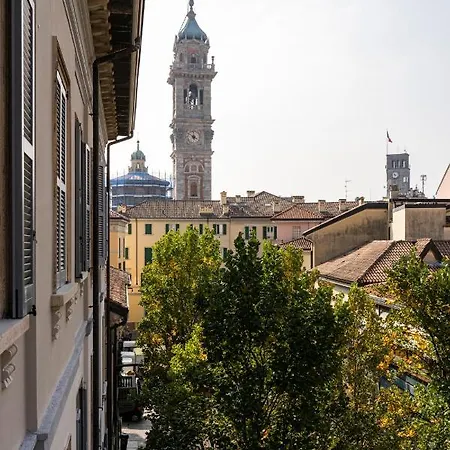 Varese Suites Πανσιόν Βαρέζε