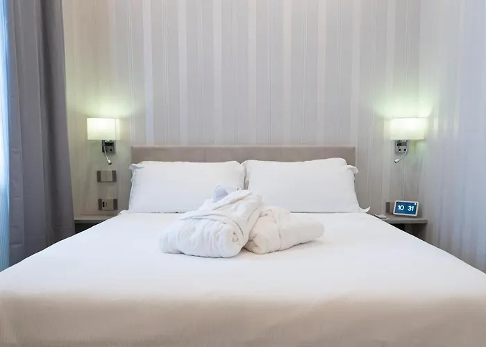 בית הארחה Varese Suites וארסה