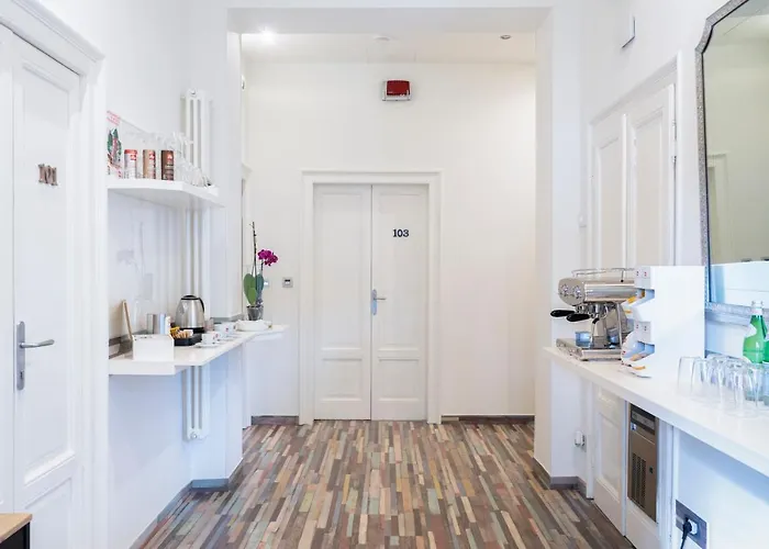 Varese Suites בית הארחה וארסה