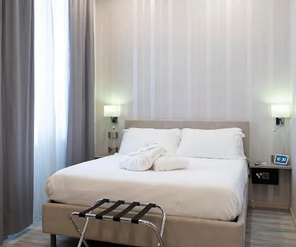 Varese Suites בית הארחה