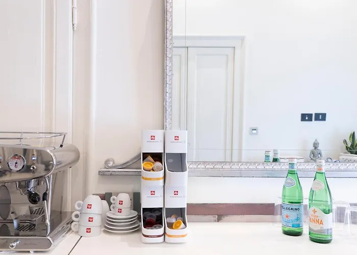 בית הארחה Varese Suites 4*